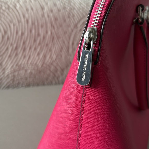 Authentic Michael Kors Handbag - Picture 7 of 11